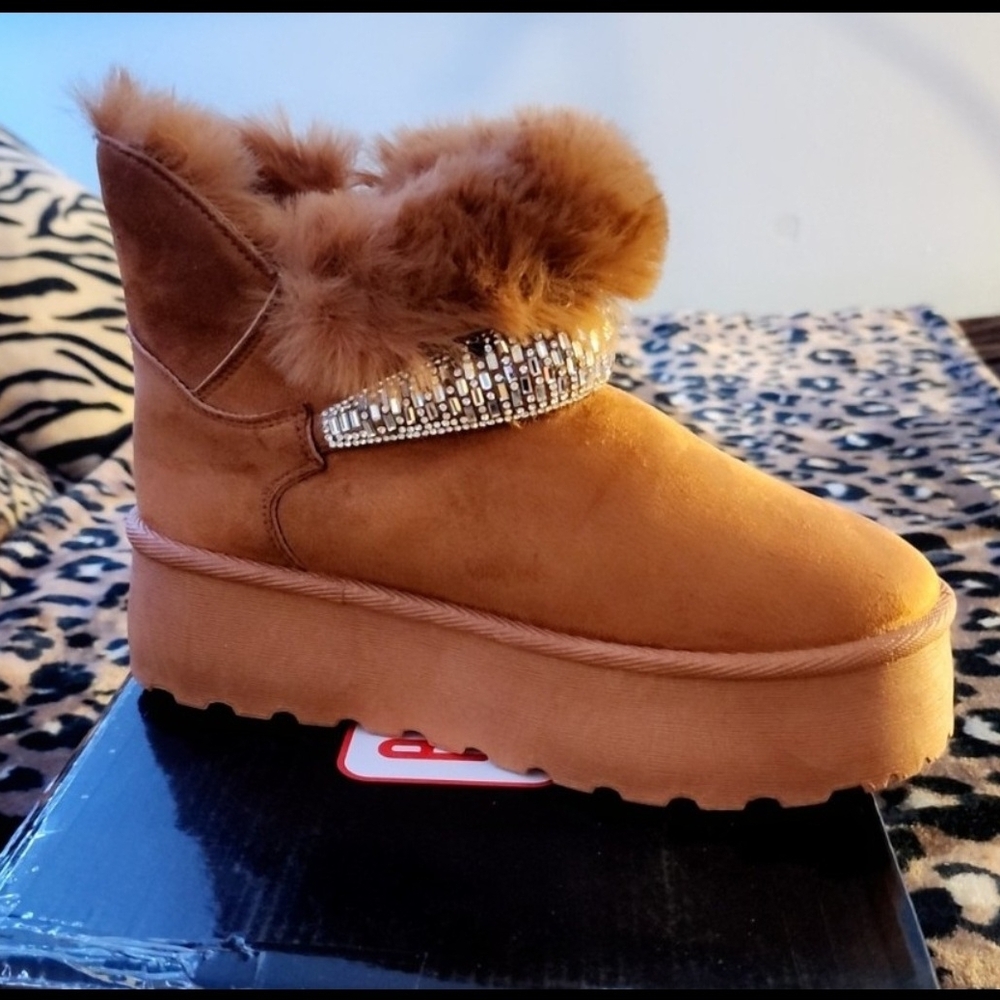 Women's Tan Ankle Boots with Fur Trim